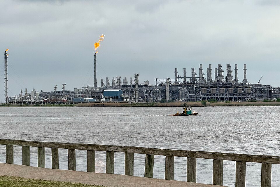 Sabine Pass LNG facility and process infrastructure