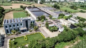 污水处理设施示意照片，非郭寨社区工程现场或设计效果图。