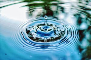 水资源主题示意照片，非Kalaeloa装置、出水样本或施工现场。