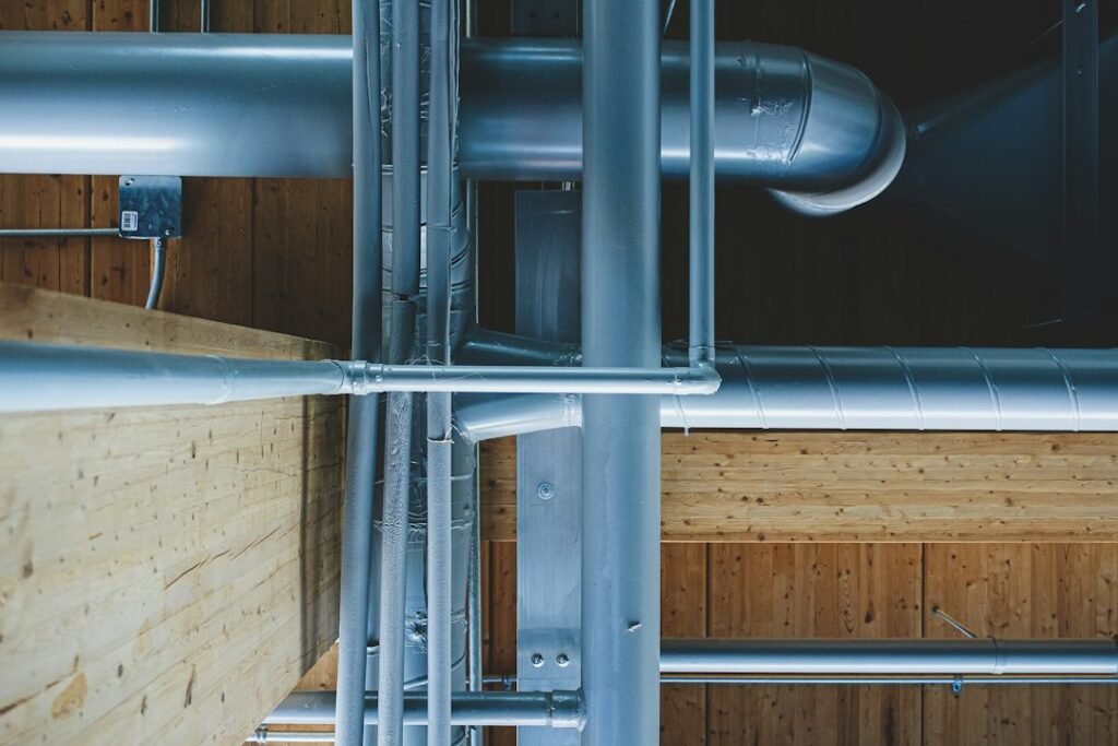 Building services pipework illustration; not the Lucheng site.